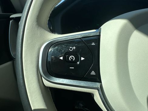 Certified 2024 Volvo XC60 B5 Core AWD/4WD image 14