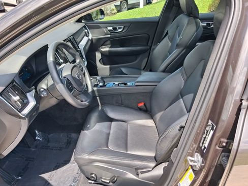 Used 2023 Volvo S60 B5 Core FWD image 14