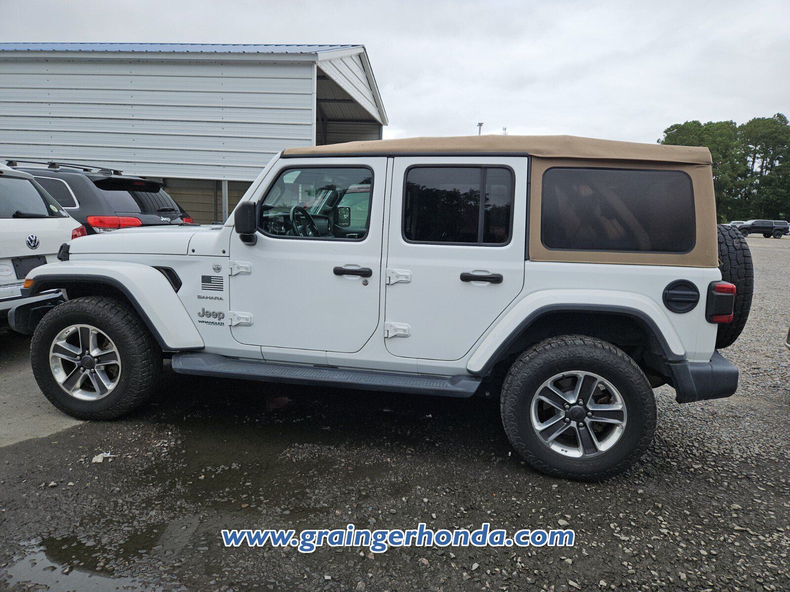 Used 2020 Jeep Wrangler Unlimited Sahara AWD/4WD image 9