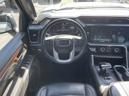 Used 2023 GMC Sierra 1500 Denali w/ Technology Package AWD/4WD image 2