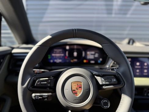 New 2025 Porsche Macan 4 Electric image 18