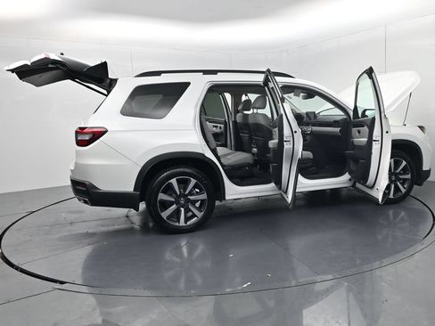 Used 2024 Honda Pilot Touring image 63