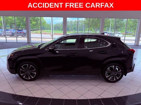 Certified 2022 Lexus UX 200 w/ Premium Package FWD image 4
