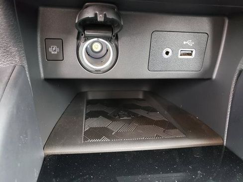New 2025 Nissan Versa SV w/ Trunk Package FWD image 18