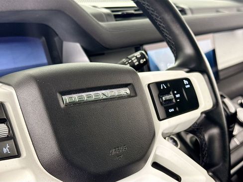 Used 2023 Land Rover Defender 110 S image 19