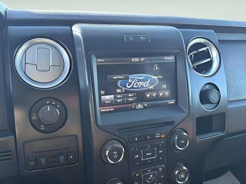 Used 2014 Ford F150 FX4 w/ Equipment Group 402A Luxury AWD/4WD image 25