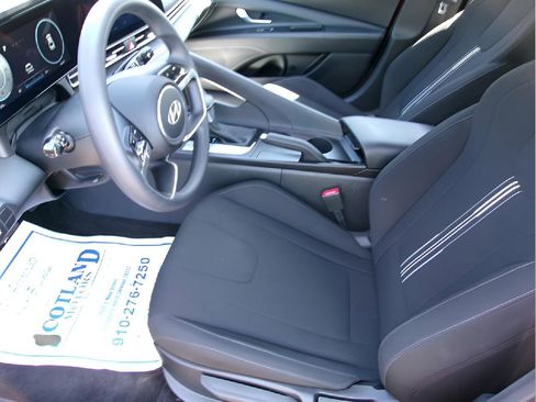 Used 2024 Hyundai Elantra SEL image 13