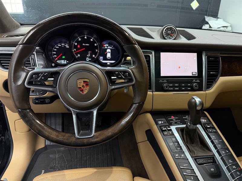 Used 2017 Porsche Macan Turbo AWD/4WD image 17