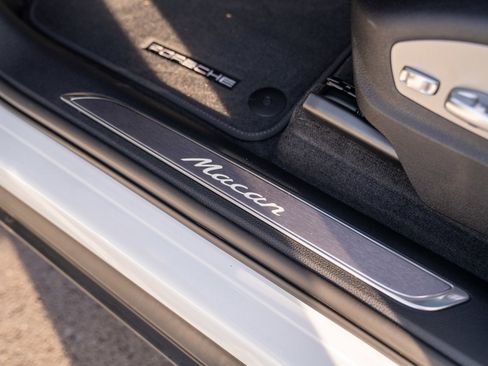 New 2026 Porsche Macan AWD/4WD image 12