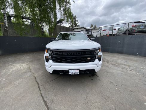 Used 2023 Chevrolet Silverado 1500 Custom AWD/4WD image 9