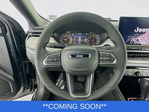 Used 2023 Jeep Compass Limited image 11