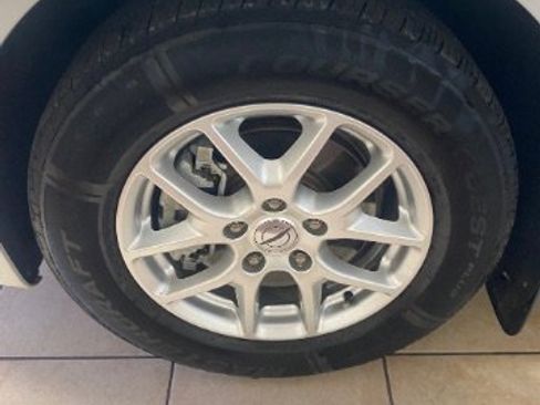 Used 2021 Chrysler Pacifica Touring-L FWD image 19