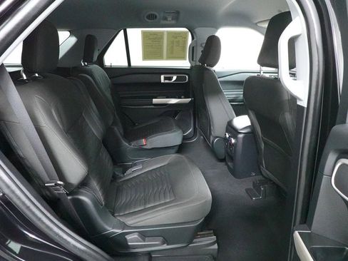 Used 2021 Ford Explorer XLT AWD/4WD image 27