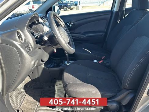 Used 2014 Nissan Versa SV FWD image 18