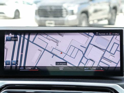 Used 2024 BMW 330e image 13