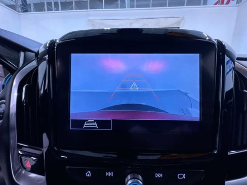 Used 2020 Chevrolet Traverse LT w/ Driver Confidence II Package image 28