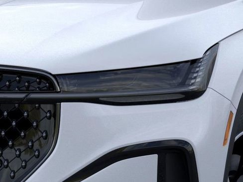 New 2025 Lincoln Nautilus Premier w/ Equipment Group 102A image 18