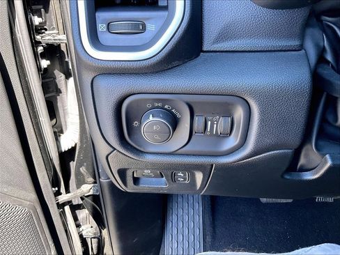 Used 2025 RAM 1500 Big Horn AWD/4WD image 26