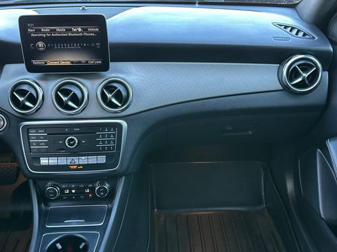 Used 2018 Mercedes-Benz GLA 250 image 18