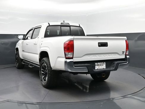 Used 2016 Toyota Tacoma SR5 w/ Towing Package image 5