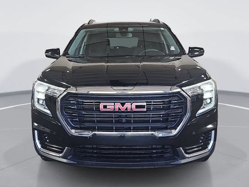 Used 2024 GMC Terrain SLE w/ Driver Convenience Package FWD image 10