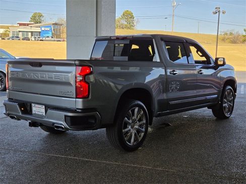 Used 2024 Chevrolet Silverado 1500 High Country w/ High Country Premium Package image 5