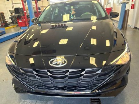 Used 2023 Hyundai Elantra SEL FWD image 6