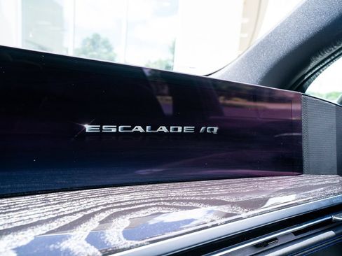 Used 2026 Cadillac Escalade IQ Sport 1 w/ LPO, Floor Liner Package AWD/4WD image 44
