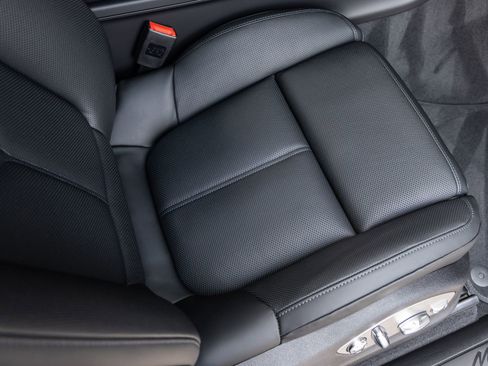 Certified 2026 Porsche Macan AWD/4WD image 46