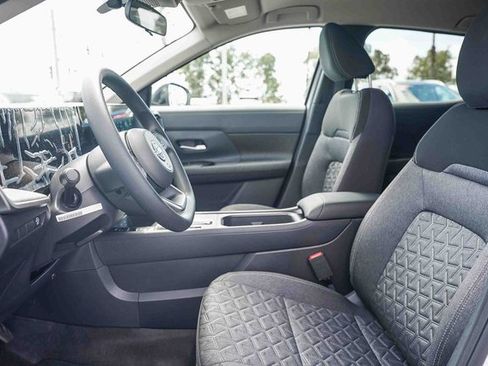 New 2026 Nissan Kicks SV image 18