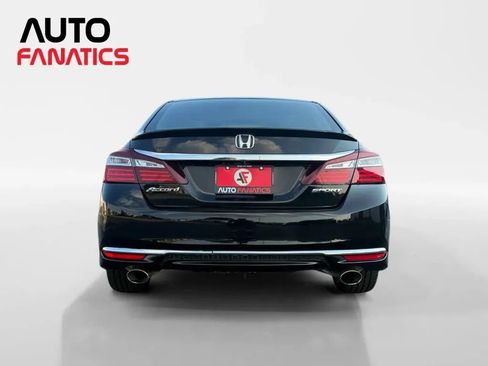 Used 2017 Honda Accord Sport image 4
