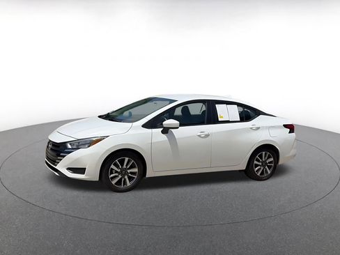 Used 2025 Nissan Versa SV FWD image 8