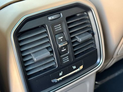 New 2026 Porsche Macan image 15