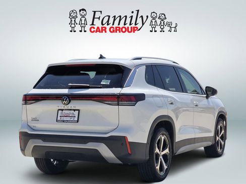 New 2026 Volkswagen Tiguan SE FWD image 4