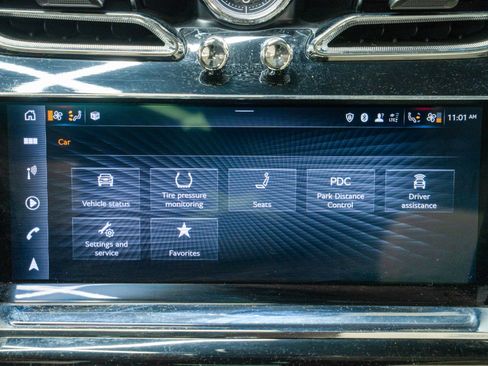 Used 2024 Bentley Bentayga Extended Wheelbase image 27