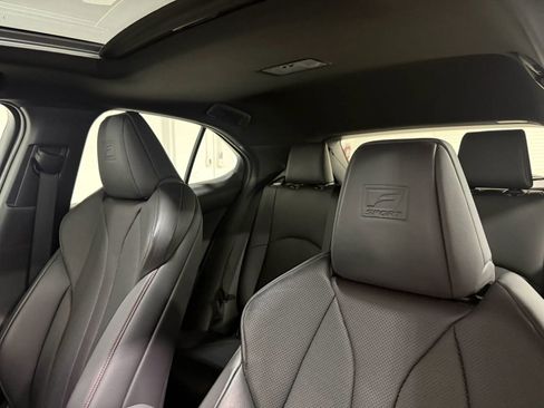 Used 2019 Lexus UX 200 F Sport w/ F Sport Premium Package FWD image 17