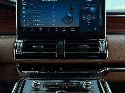 Used 2022 Lincoln Navigator Reserve image 32