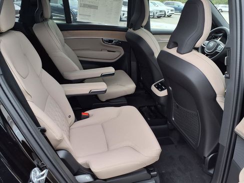 New 2026 Volvo XC90 B6 Plus w/ Protection Package Premier AWD/4WD image 10