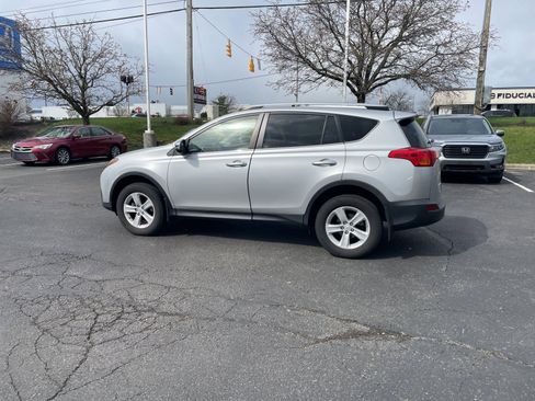 Used 2013 Toyota RAV4 XLE image 4