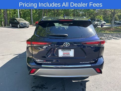 New 2026 Toyota Highlander Platinum AWD/4WD image 17