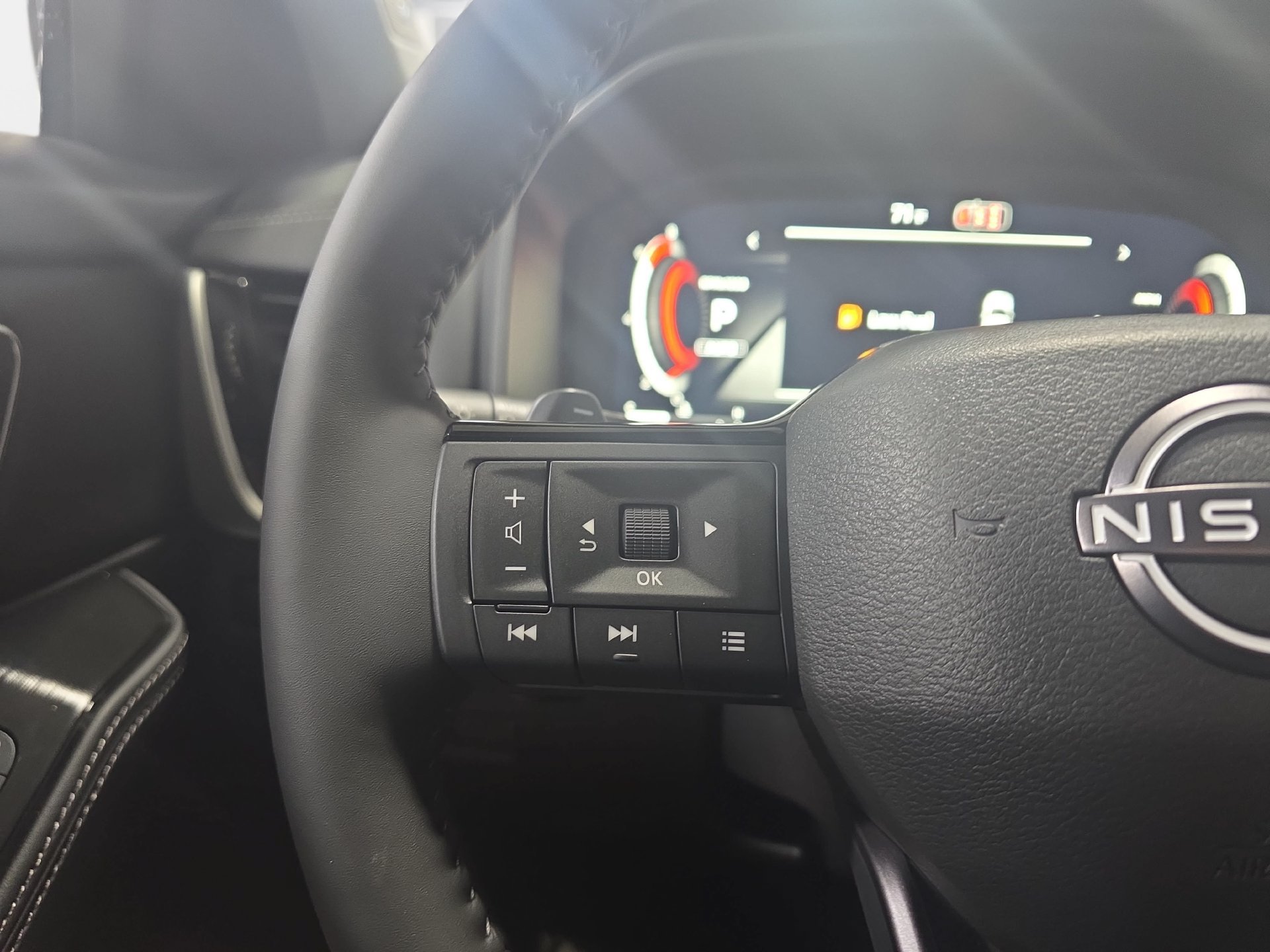 New 2026 Nissan Rogue Platinum AWD/4WD image 17