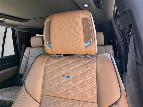 Used 2023 Cadillac Escalade Sport w/ LPO, ONYX Package AWD/4WD image 14