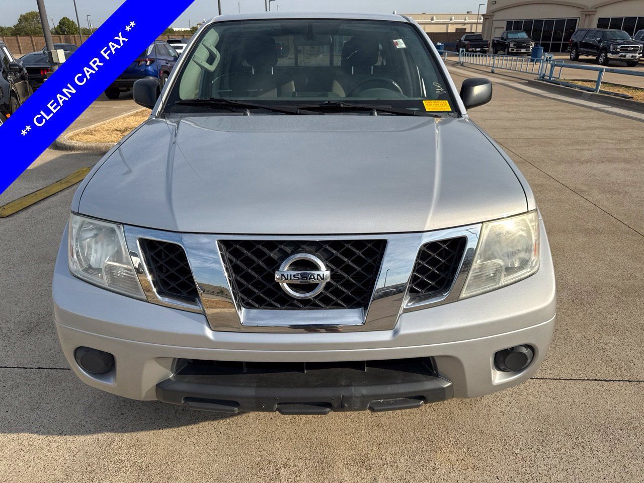 Used 2019 Nissan Frontier SV RWD image 2