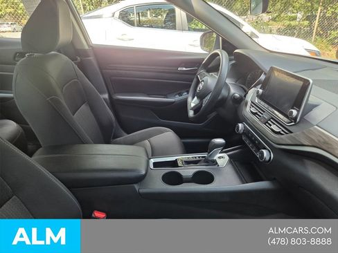 Used 2025 Nissan Altima 2.5 SV FWD image 19