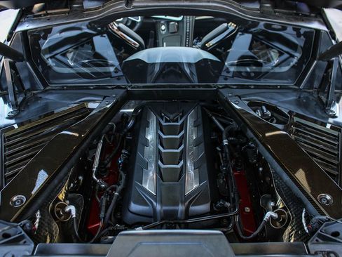 Used 2021 Chevrolet Corvette Stingray Premium Cpe w/ Z51 Performance Package RWD image 13