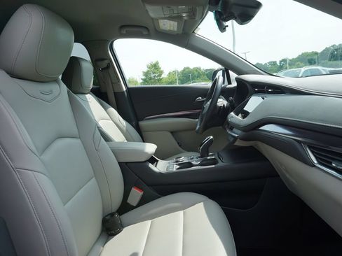 Used 2022 Cadillac XT4 Luxury w/ Cold Weather Package FWD image 53