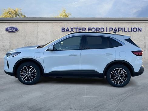 Certified 2024 Ford Escape SE image 2