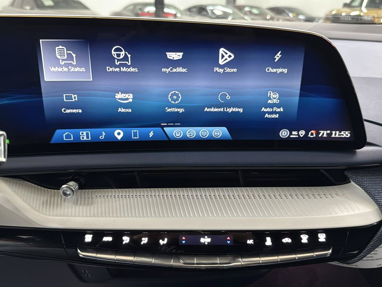 Used 2025 Cadillac Optiq Luxury 2 AWD/4WD image 20