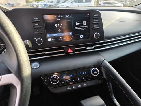 Used 2023 Hyundai Elantra SEL FWD image 23
