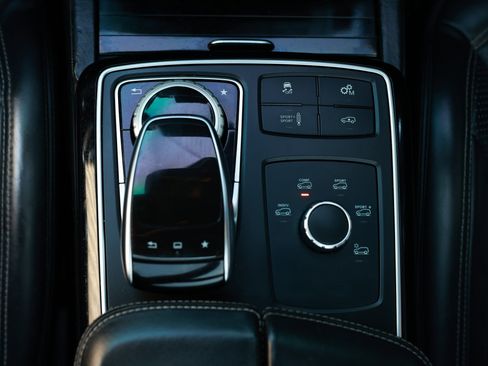 Used 2016 Mercedes-Benz GLE 63 AMG 4MATIC image 47